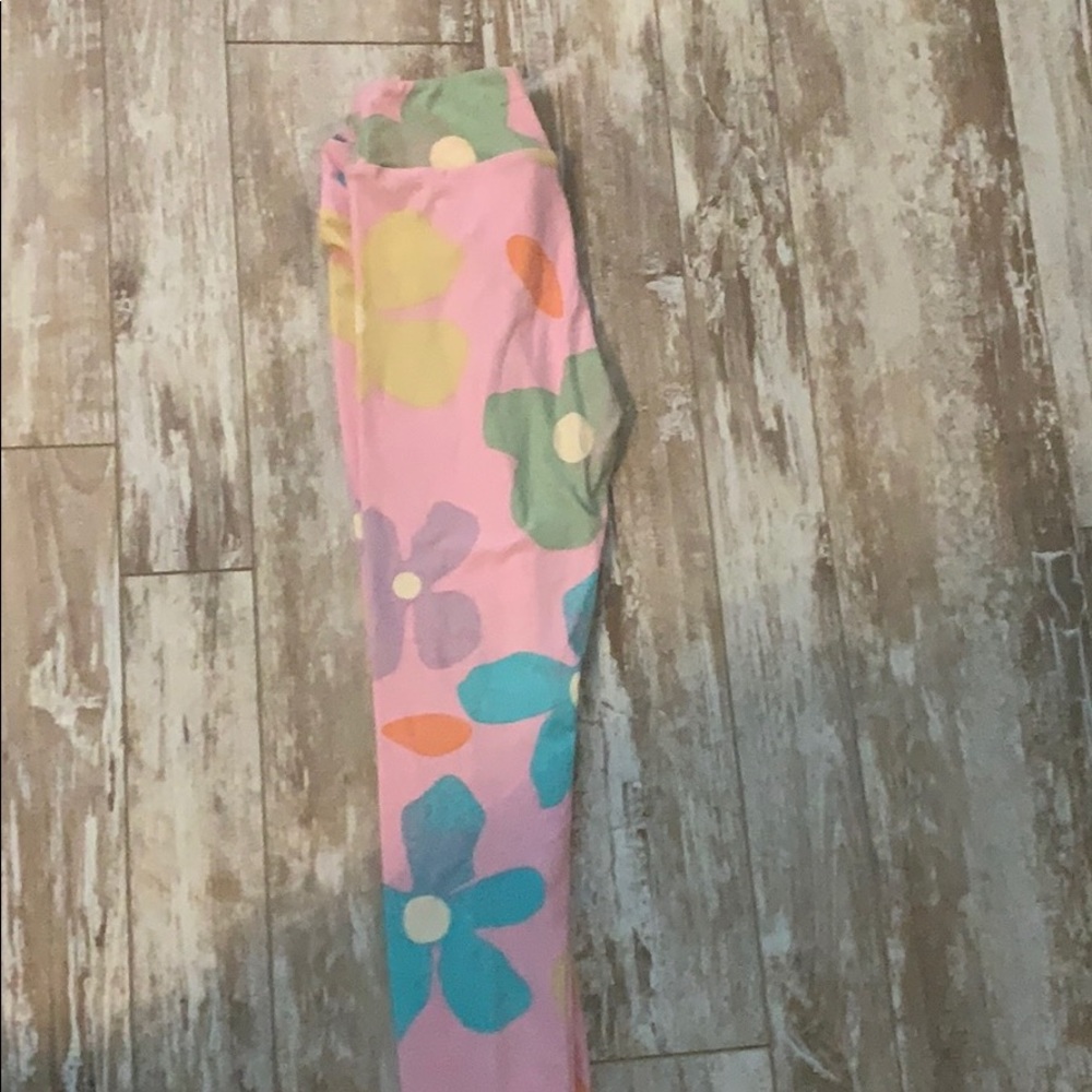 Never worn Lularoe leggings